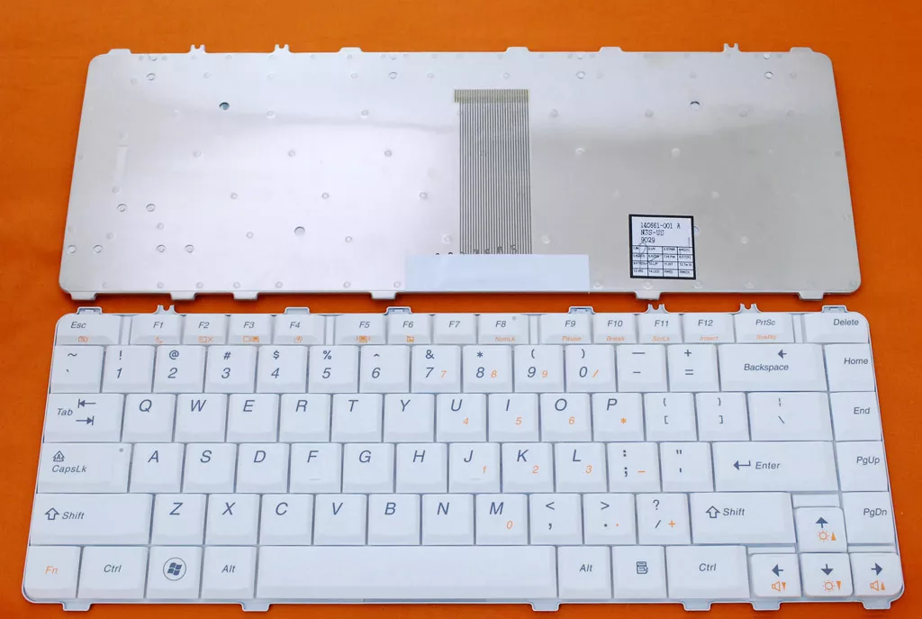 LENOVO-Y450US-WHITE-2 Lenovo IdeaPad Y450 White Laptop Keyboard